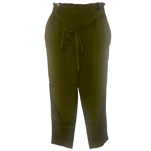 Adorable Dressy Pants 💚 - Picture 2 of 10